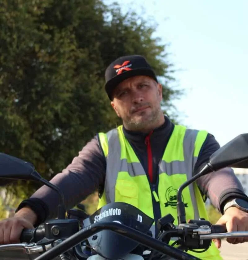 Cosmin – instructor moto